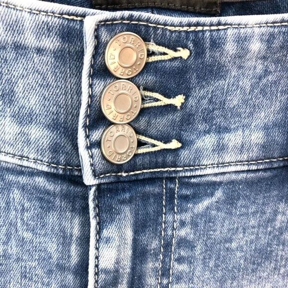 Torrid  Acid Wash Super Soft Mid-Rise Skinny Jean Jegging 18S - Picture 3 of 9